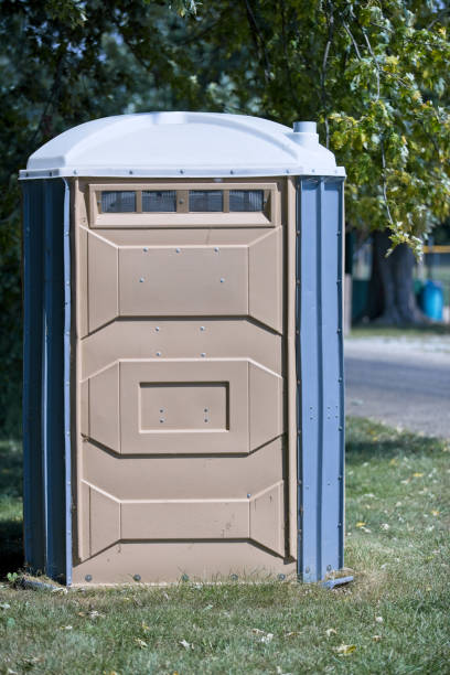 Best Luxury portable toilet rental  in Peculiar, MO